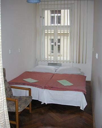 Hostel Bell Прага Екстер'єр фото